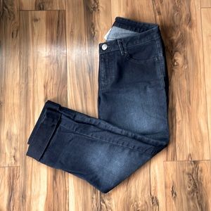 ELLE Dark Wash Denim Cuffed Capris